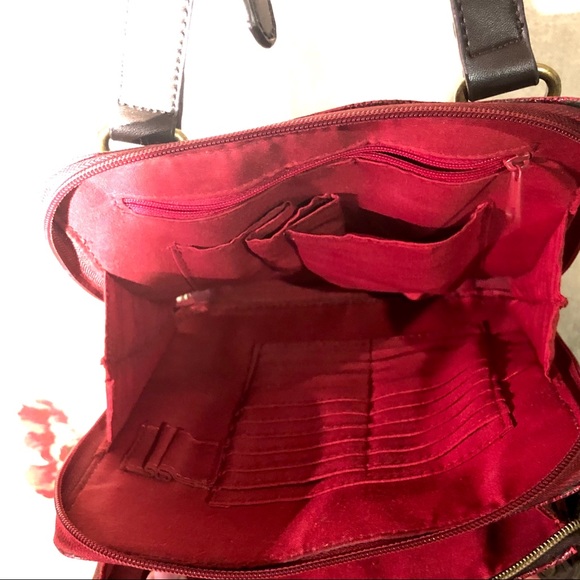 Relic Red Embossed faux Leather Crossbody Purse - Picture 6 of 6